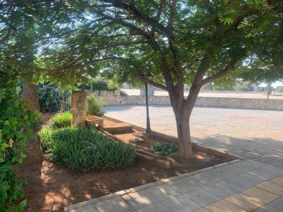 Villa Lembos Hotel Karpaz Rizokarpaso エクステリア 写真